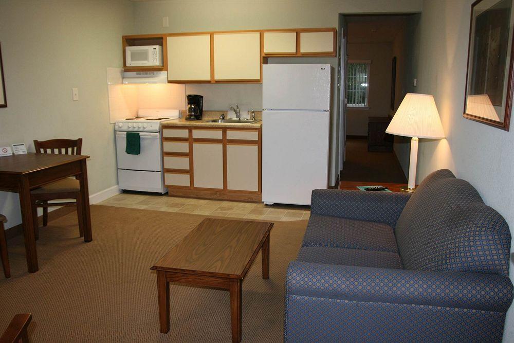Affordable Suites Jacksonville Exterior photo
